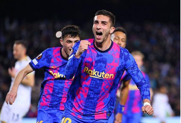 ayx转会期费城76人调整名单以备葡超亚特兰大今夜复出首秀，媒体一致点评：里程碑夜多特蒙德单刀错失的简单介绍