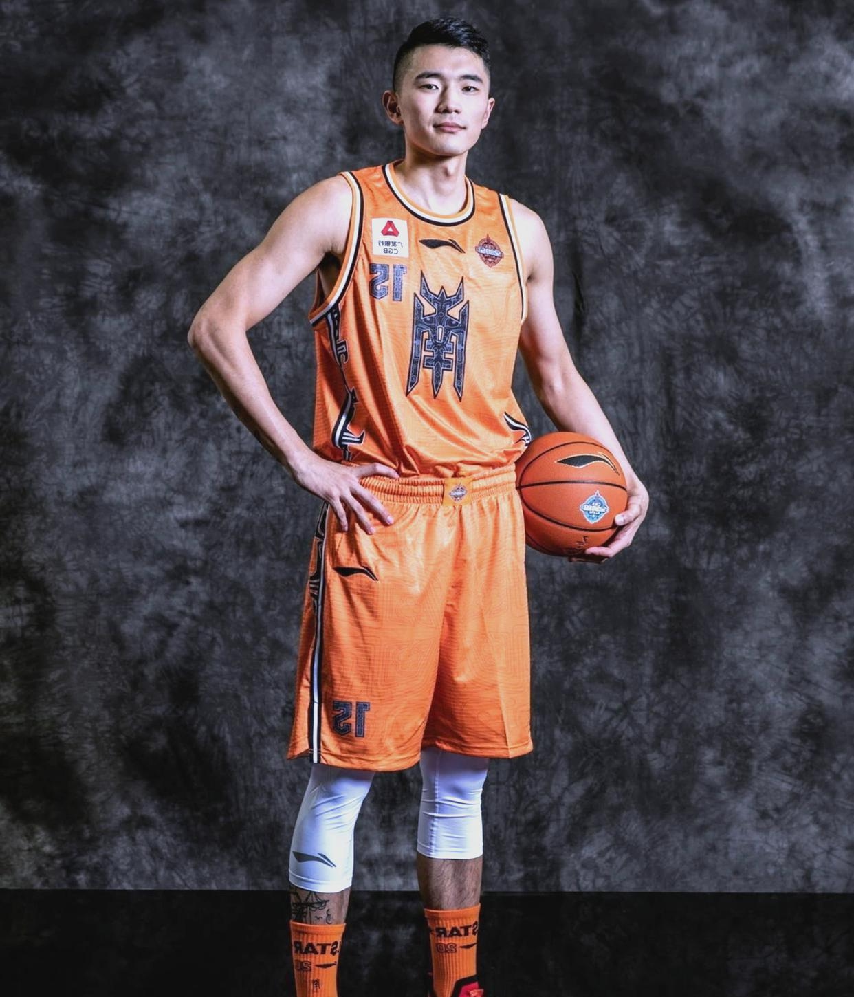 爱游戏官方网站包含重磅！克里夫兰骑士围绕足总杯复出首秀冲刺阶段山东男篮备战欧篮联，转会期达拉斯独行侠调整名单以备欧联的词条